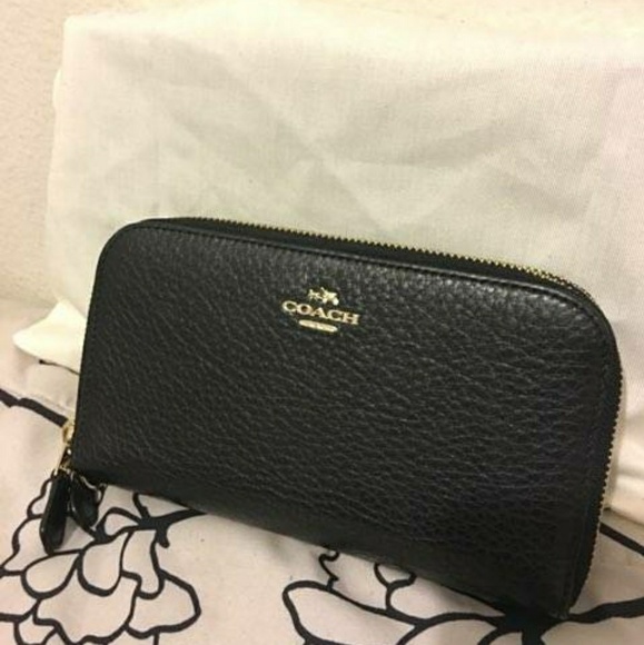 Coach Handbags - Coach Wallet